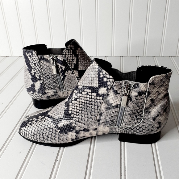 NEW Munro Snake-Embossed Cate Leather Boot C416 - Picture 8 of 11